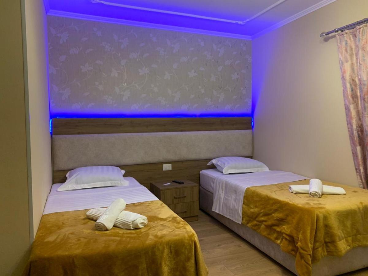 Hotel Demokracia Fushe-Arrez Extérieur photo